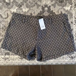 Banana Republic shorts. Size 4. New with tags.